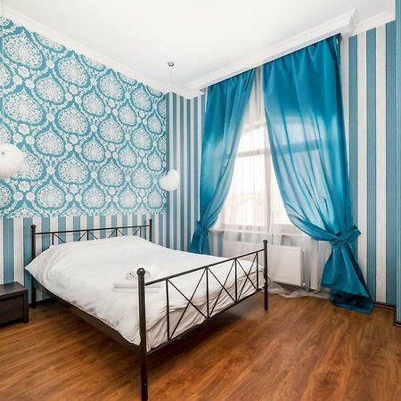 Stylish Apartment With A Balcony Overlooking The Park Odesa Exterior foto