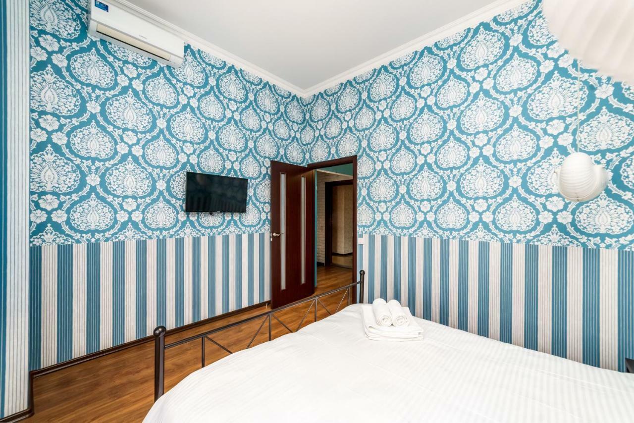 Stylish Apartment With A Balcony Overlooking The Park Odesa Exterior foto